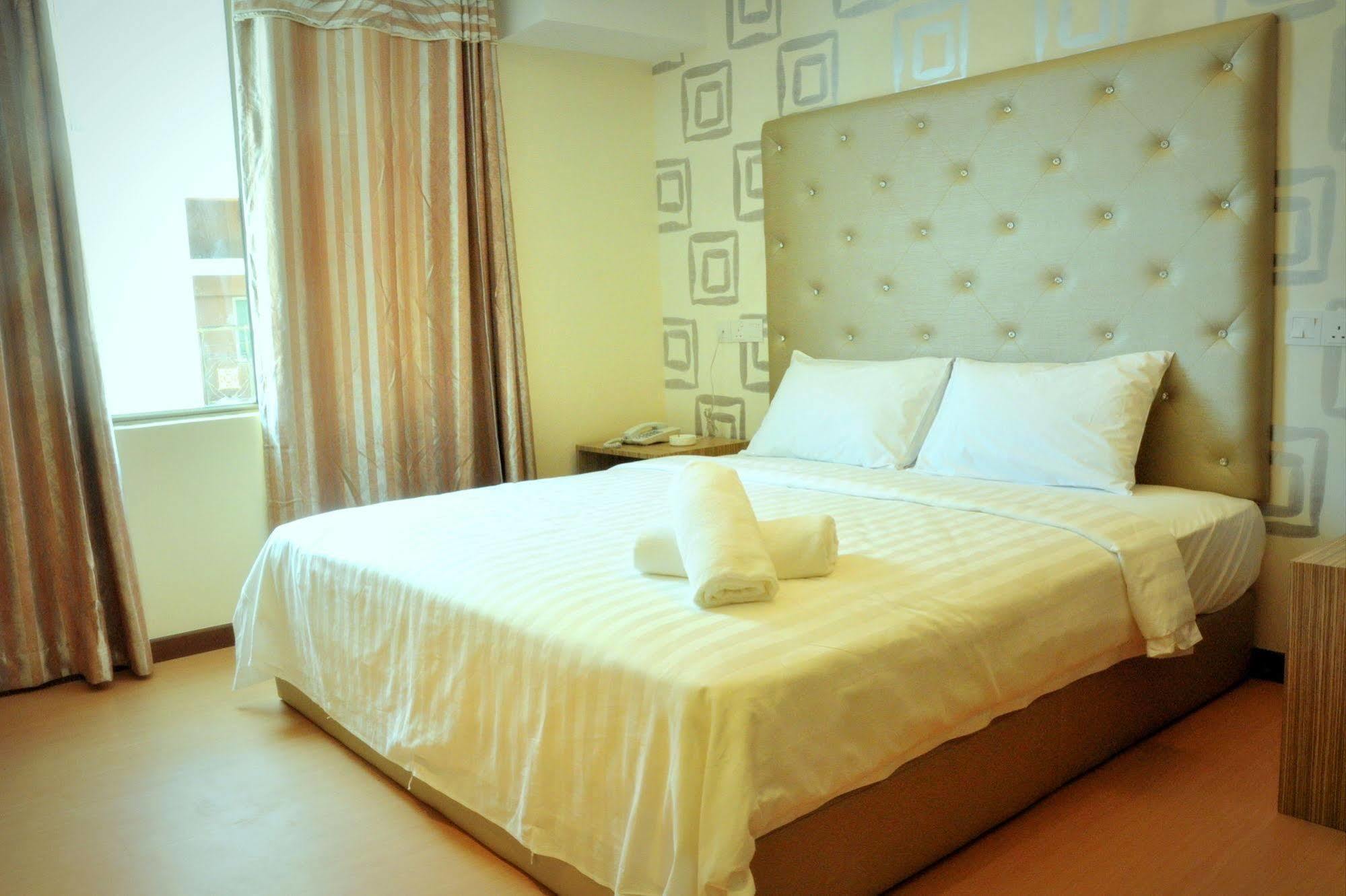 Ease Hotel Kota Kinabalu Eksteriør billede